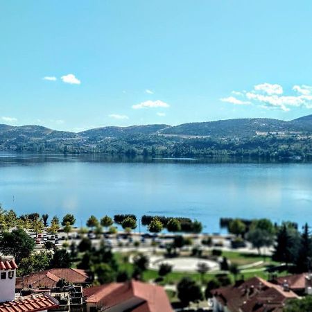 Calm Lake Balcony Касторія Екстер'єр фото