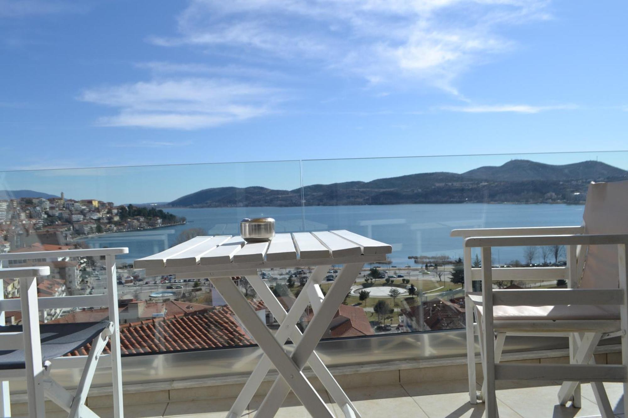 Calm Lake Balcony Касторія Екстер'єр фото