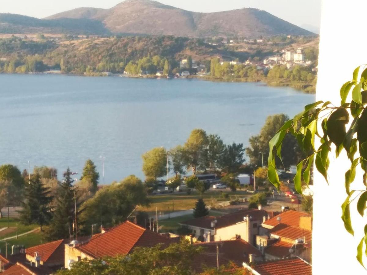 Calm Lake Balcony Касторія Екстер'єр фото